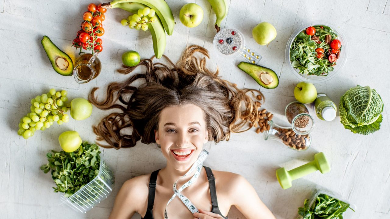 ALIMENTOS PERFECTOS PARA NUTRIR EL CABELLO EN VERANO